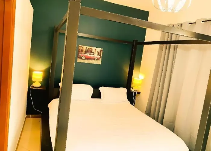Royal Marina Inn